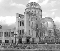 1967年、原爆ドーム原形保存に当社エポキシ樹脂製品のトーホーダイトで参画・施行